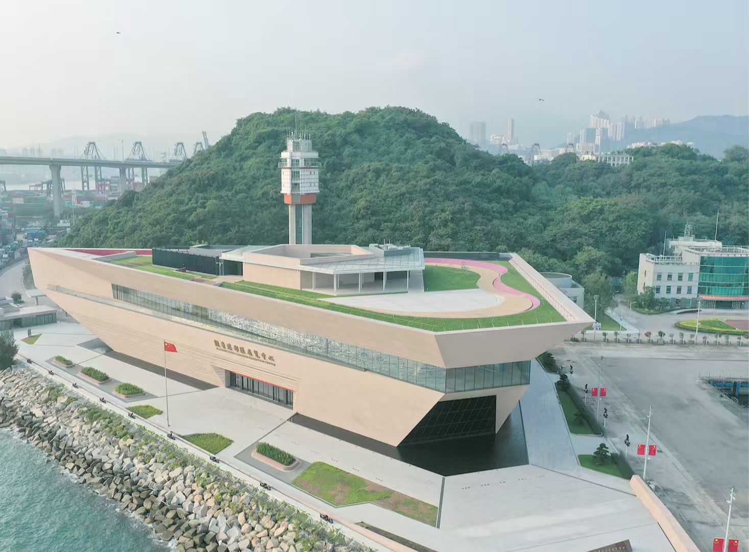 Visit to PLA Hong Kong Garrison Exhibition Center